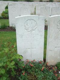 Etaples Military Cemetery - Higgin, Fred